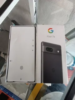 Справжні фотографії Google Pixel 7A з'явилися в різних кольорах справи