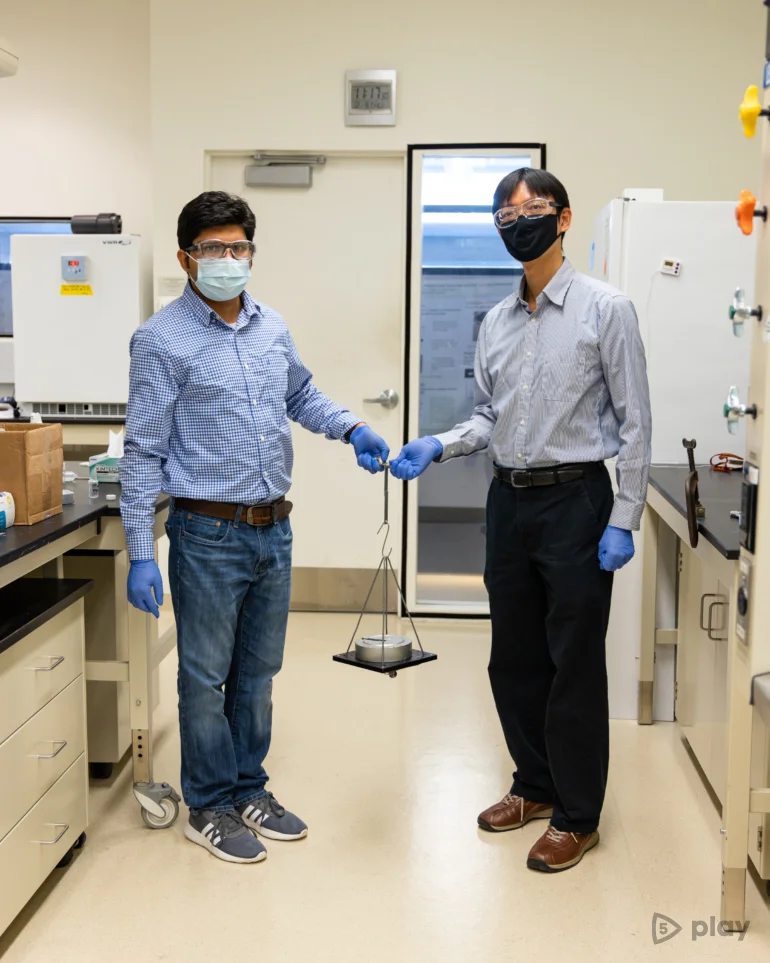 Вчені з США розробили найбільш міцний клей у світі