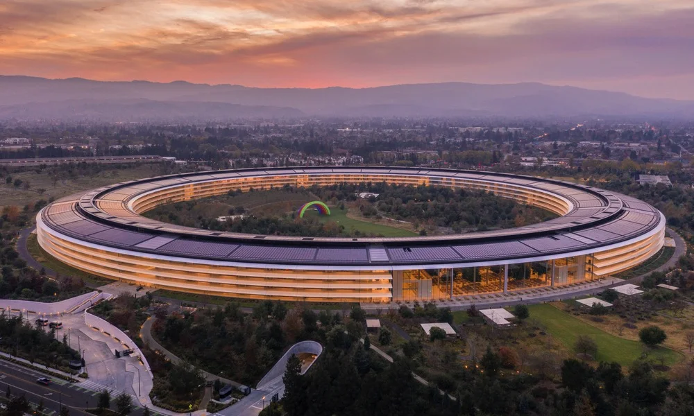 Дата презентації та деякі деталі про найближчі продукти Apple стали відомими