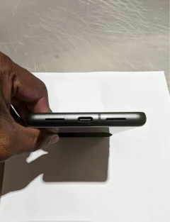 Прототип Pixel 7 був розміщений на eBay за кілька місяців до оголошення