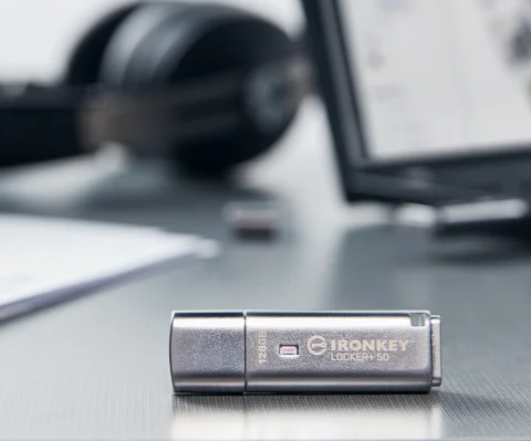 Кінгстон представив SSD з екраном та чотирма криптовалютами