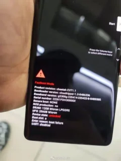 Дизайн ще не оголошеного Pixel 7 Pro, показаний на фотографії 